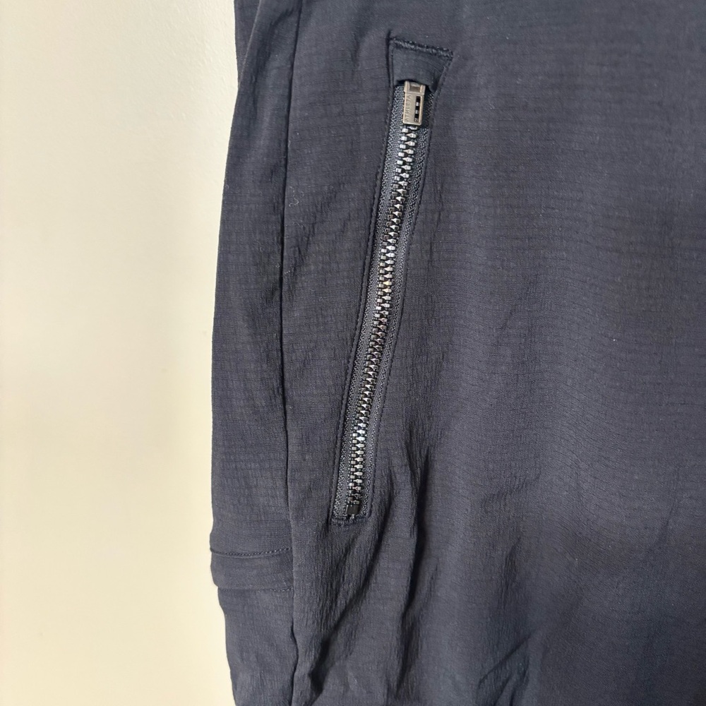 Athleta Trekkie North High Rise Jogger Black Travel Hiking Pants Women’s Size 0 - Picture 3 of 8